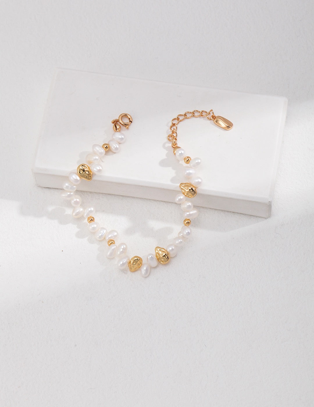 Luminous Pearl Bracelet