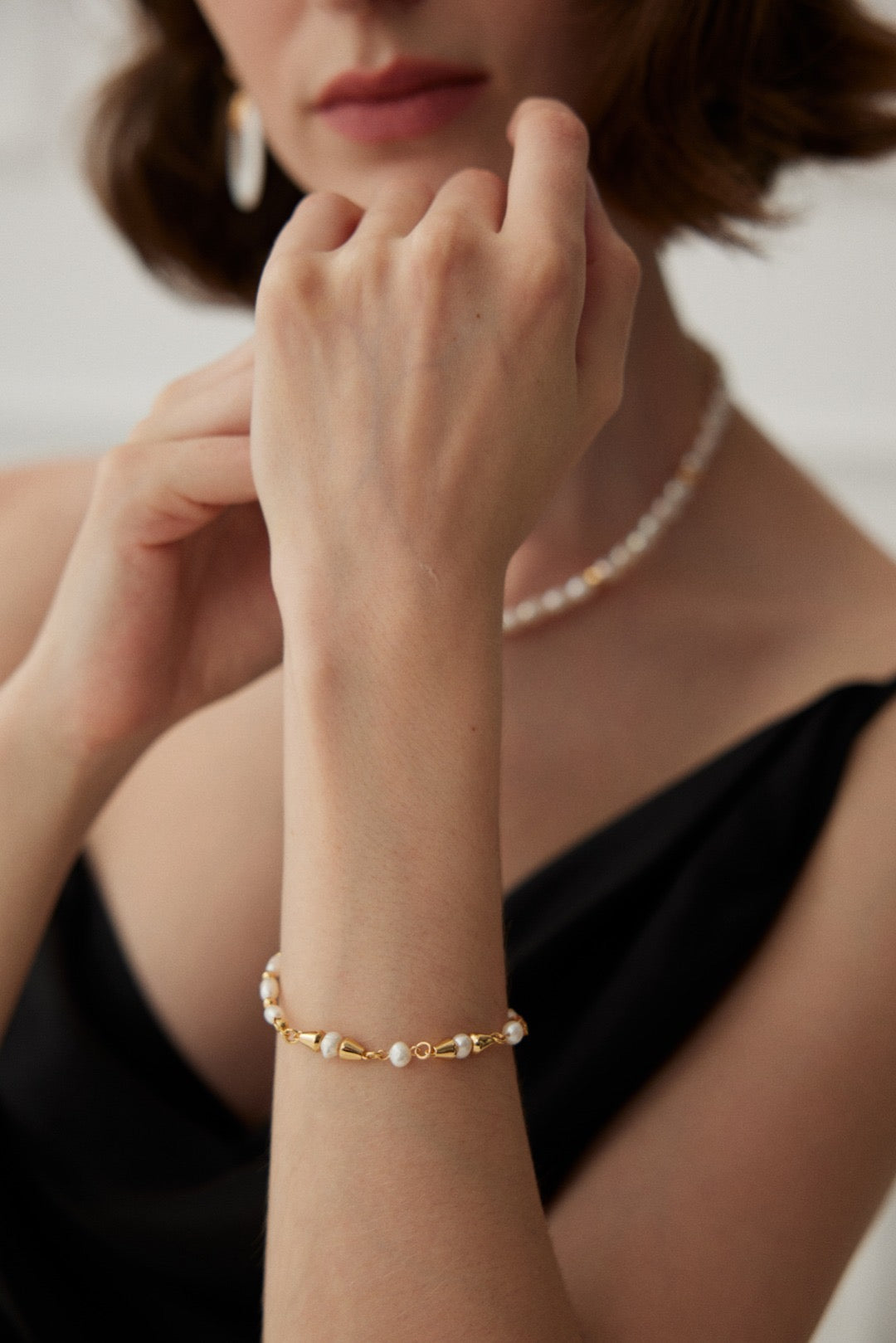 Flowing Pearl Bracelet