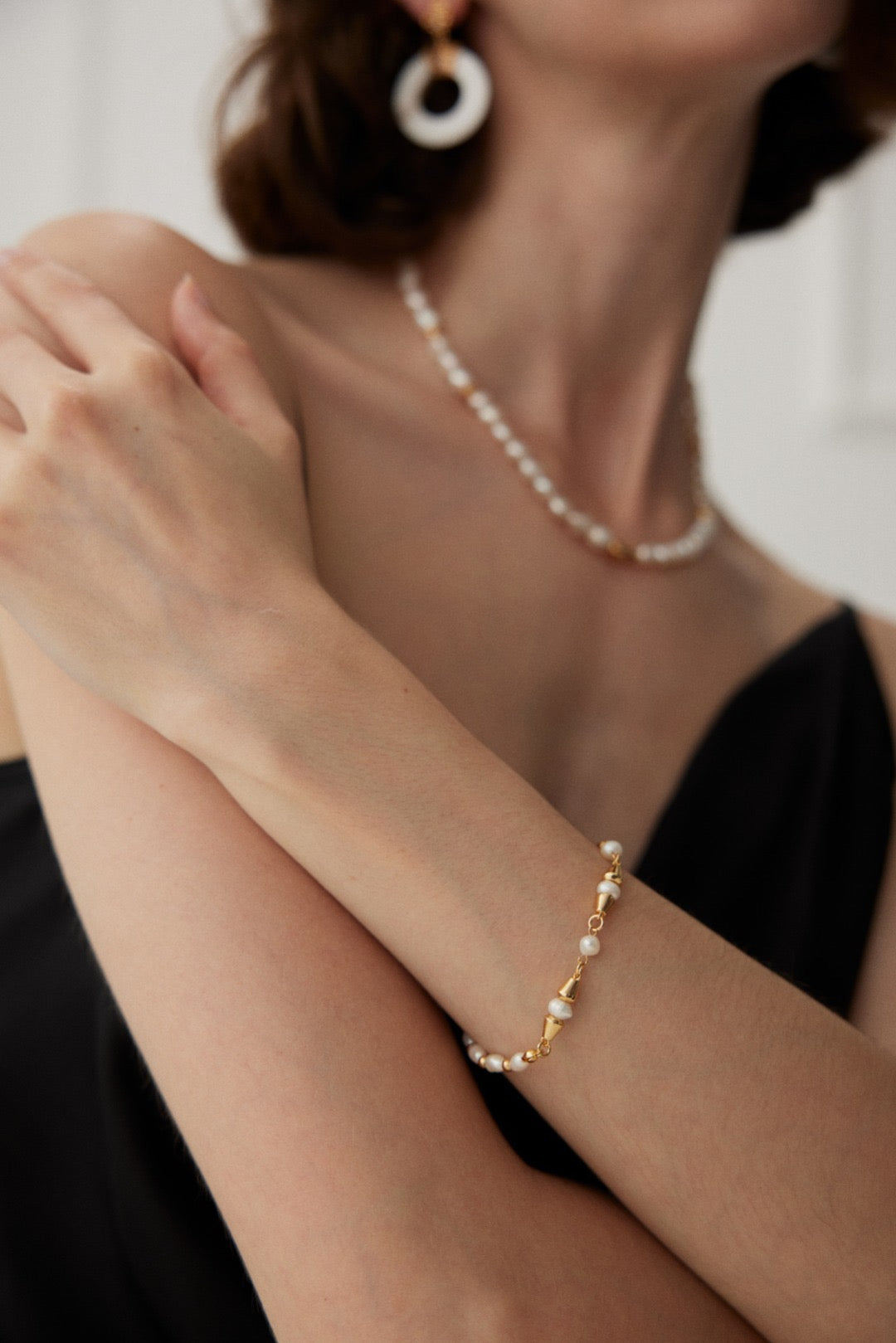 Flowing Pearl Bracelet